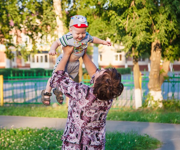 ЗАЧЕМ В СЕМЬЕ БАБУШКИ И ДЕДУШКИ?